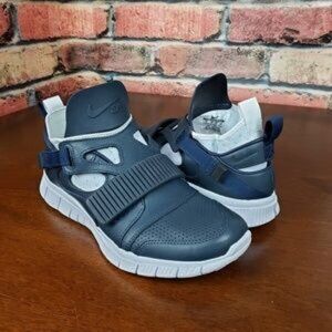 New  Unisex Nike Free Huarache Carnivore SP